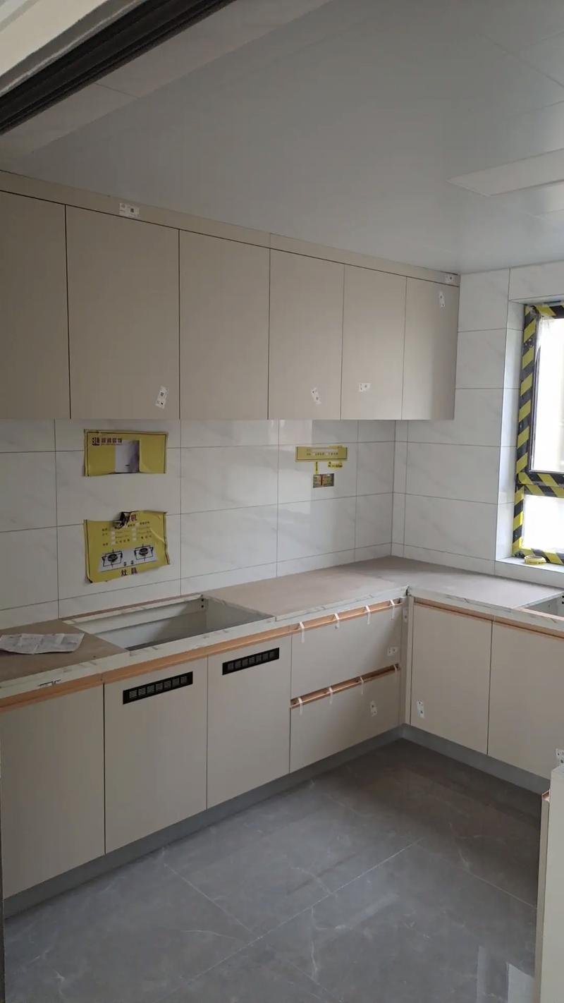 定做一台普通的橱柜多少钱 定做一台普通的橱柜多少钱