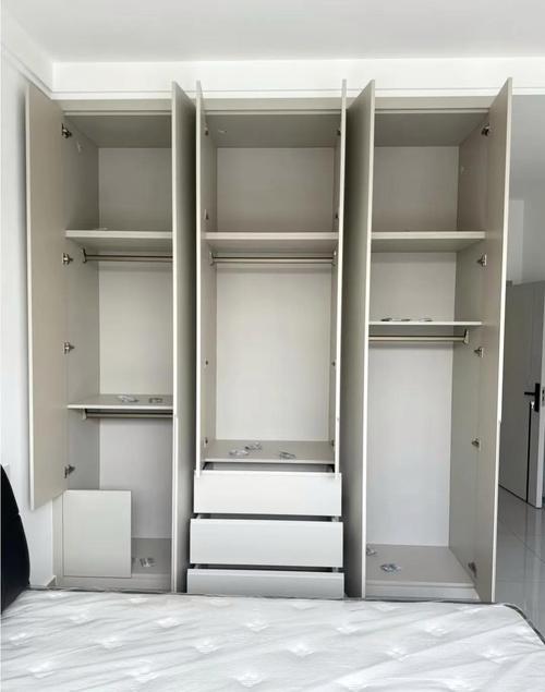 9款最流行的衣柜内部结构设计,值得借鉴!(内附效果图) 9款最流行的衣柜内部结构设计,值得借鉴!(内附效果图)